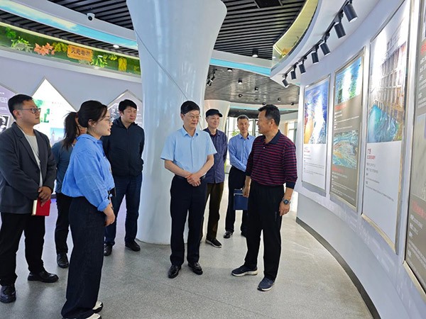 江西省生态环境厅副厅长级监察专员杨鹏一行莅临怡杉环保调研